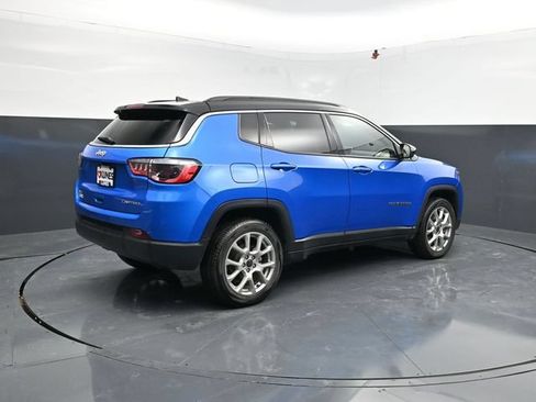 Used 2025 Jeep Compass Limited AWD/4WD image 9