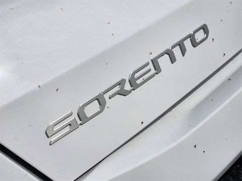 New 2026 Kia Sorento S image 8