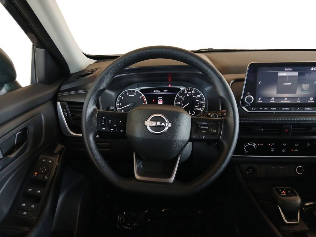 Used 2025 Nissan Rogue S AWD/4WD image 13