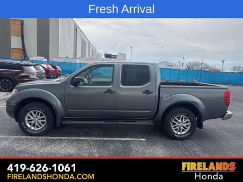 Used 2016 Nissan Frontier SV image 1