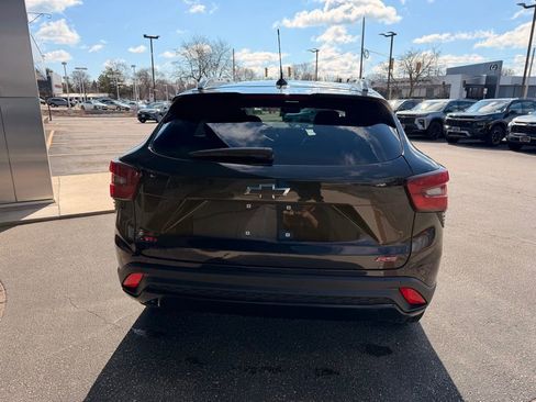 Used 2024 Chevrolet Trax RS w/ Sunroof Package image 6