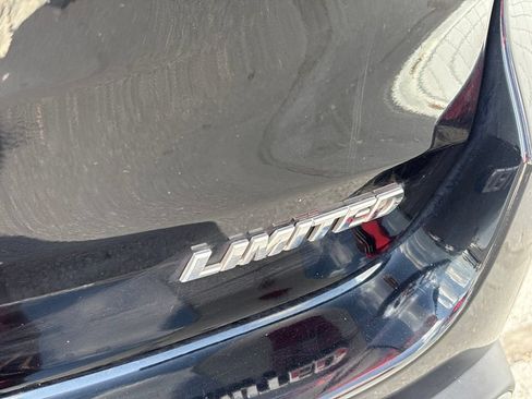 Used 2019 Toyota Highlander Limited FWD image 34