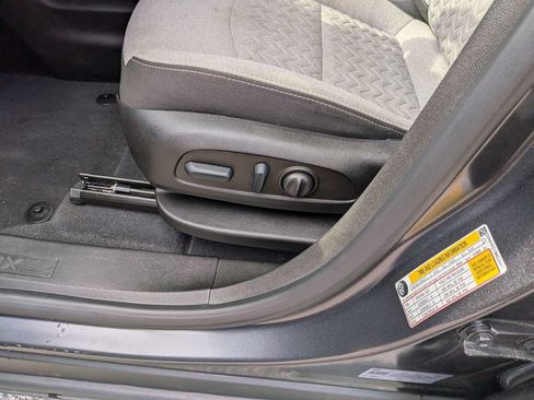 Used 2022 Chevrolet Equinox LT FWD image 18