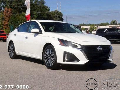 New 2025 Nissan Altima 2.5 SV w/ SV Premium Package