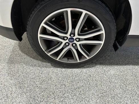 Used 2019 Ford Edge Titanium w/ Cold Weather Package AWD/4WD image 22