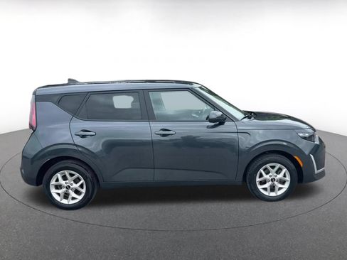 Used 2025 Kia Soul LX w/ LX Technology Package FWD image 13