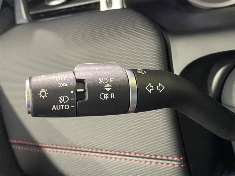 Used 2023 Land Rover Discovery Sport SE R-Dynamic AWD/4WD image 28