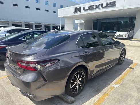 Used 2024 Toyota Camry SE FWD image 2
