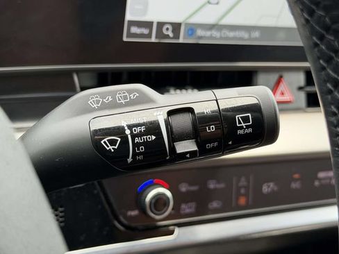 Used 2025 Kia Sportage EX FWD image 25