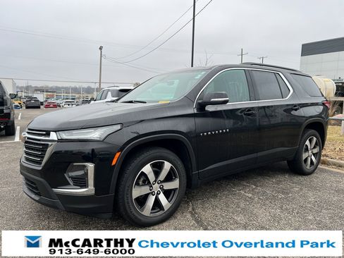 Used 2023 Chevrolet Traverse LT w/ LT Premium Package image 6