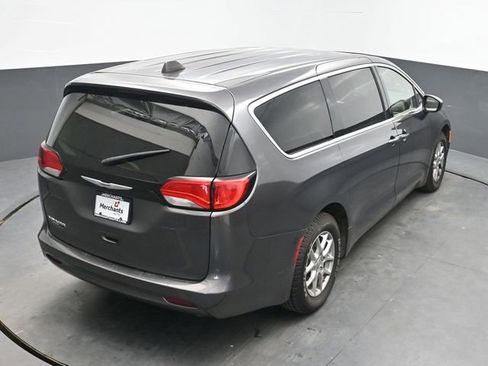 Used 2023 Chrysler Voyager LX image 28