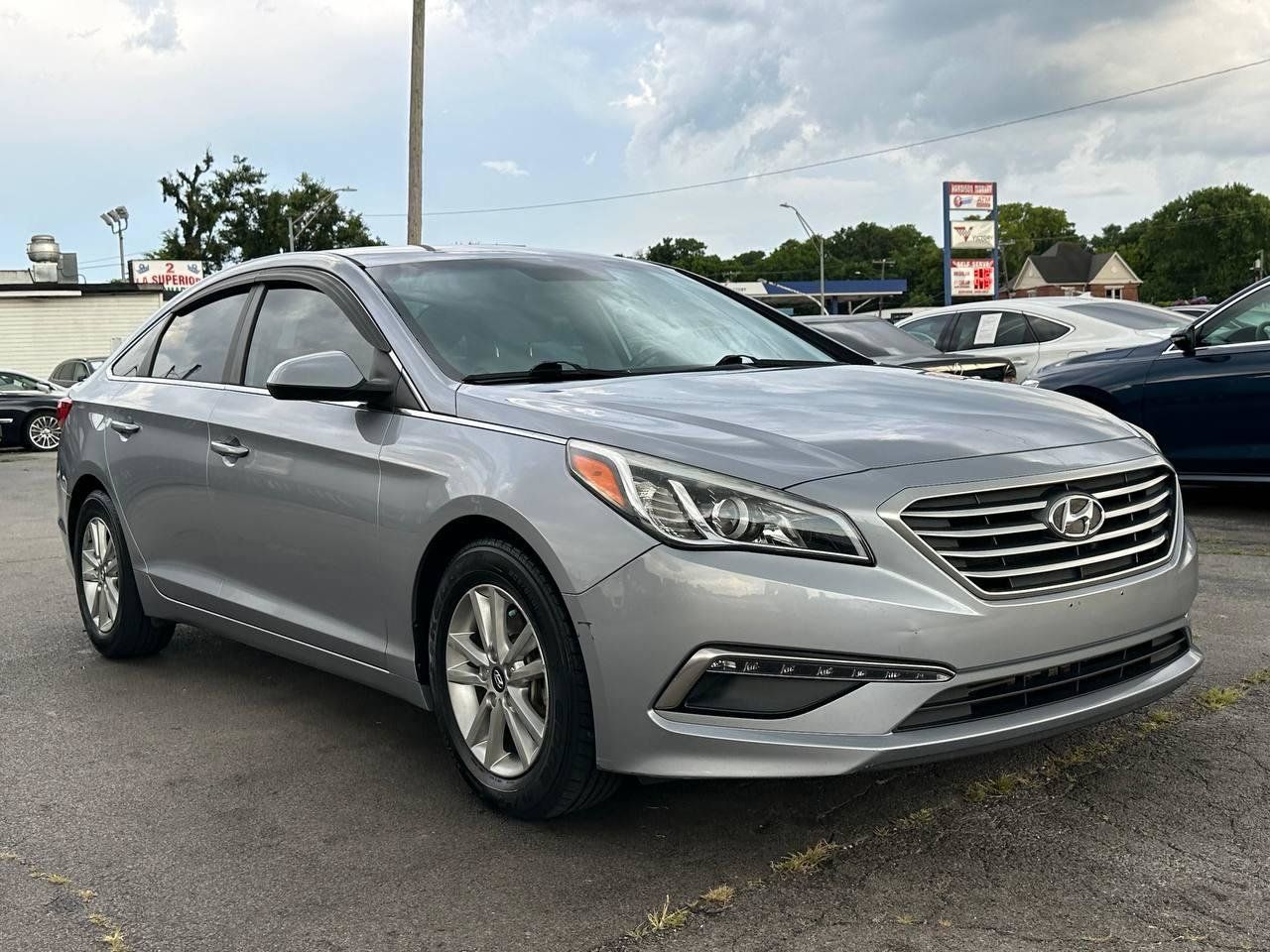 Used 2015 Hyundai Sonata SE FWD image 12