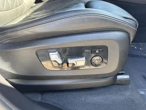 Used 2024 BMW X5 xDrive50e image 40