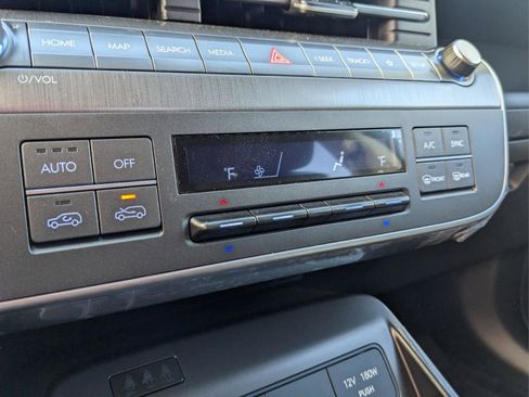 Used 2025 Hyundai Kona SEL image 30