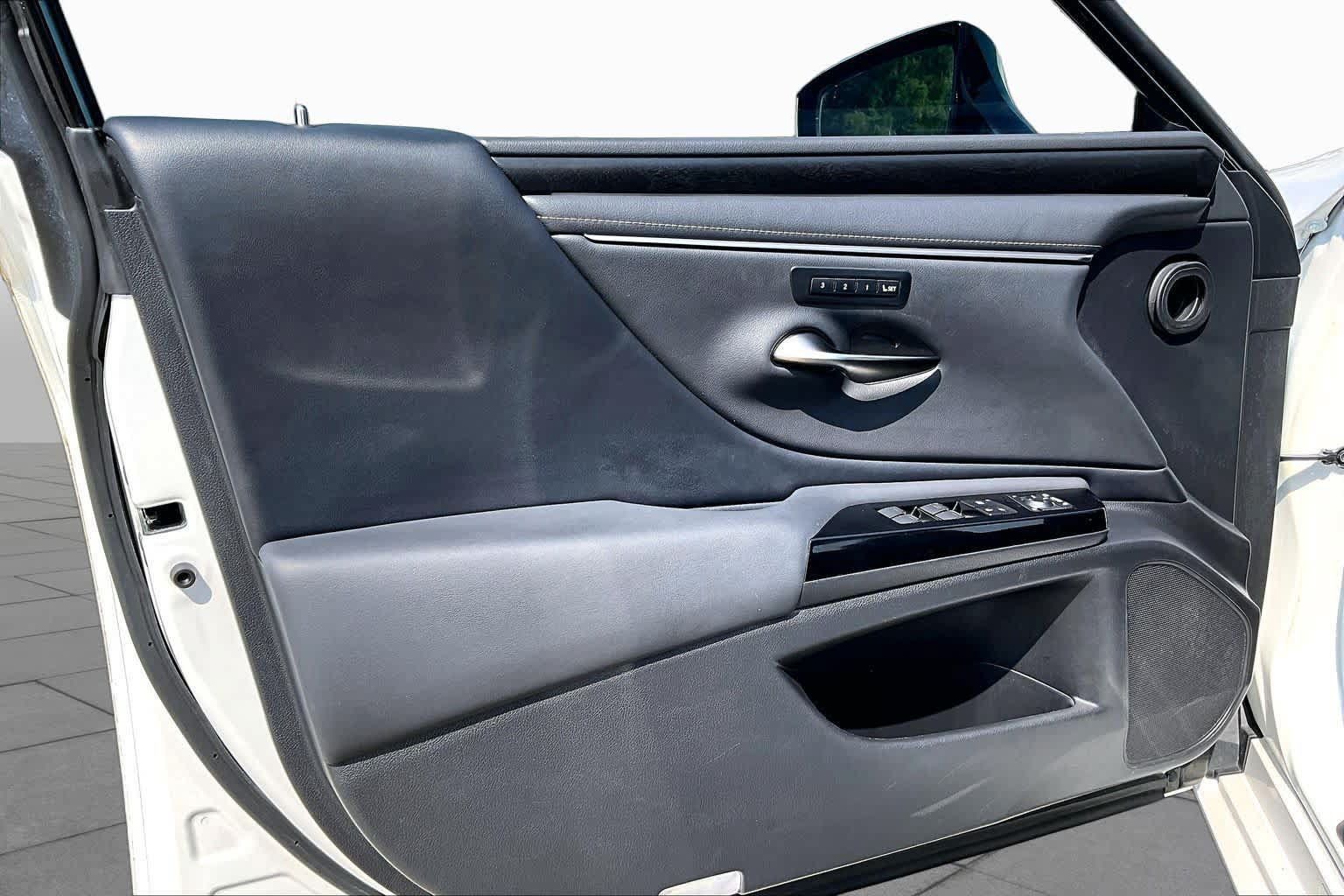 Used 2023 Lexus ES 350 w/ Premium Package FWD image 19