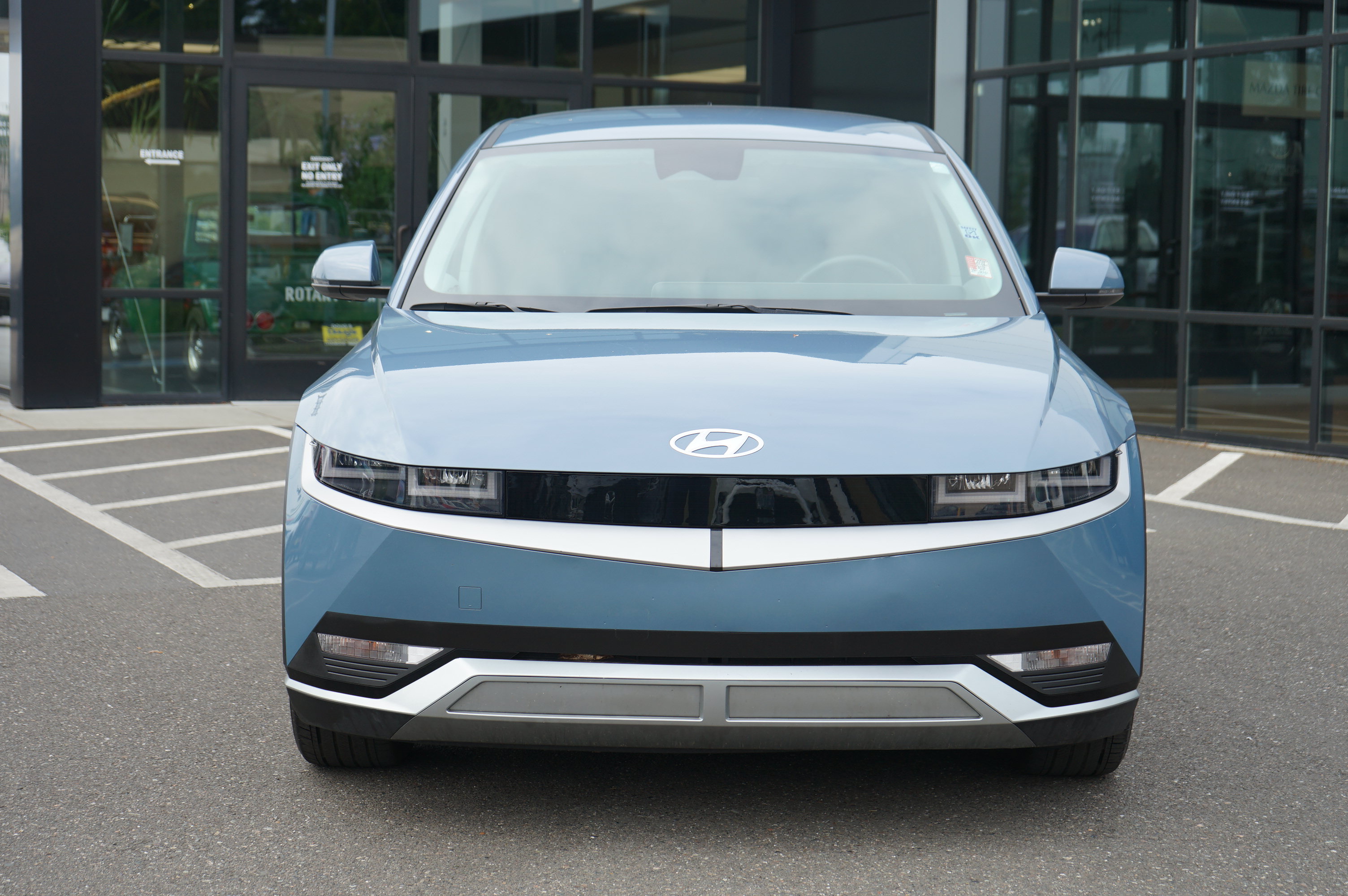 Used 2024 Hyundai Ioniq 5 SE AWD/4WD image 10