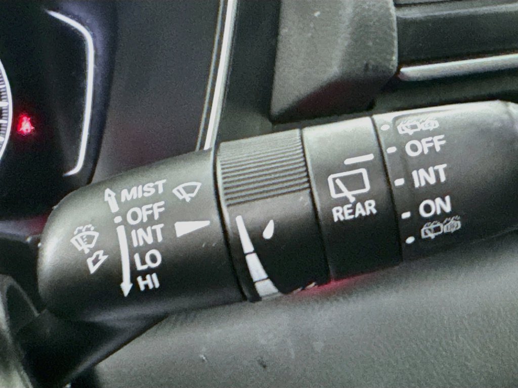 Used 2023 Honda Pilot Sport image 14