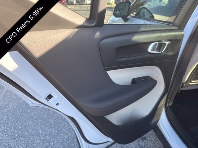 Certified 2024 Volvo XC40 B5 Plus w/ Climate Package AWD/4WD image 17