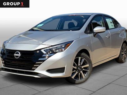 New 2025 Nissan Versa SV w/ Trunk Package
