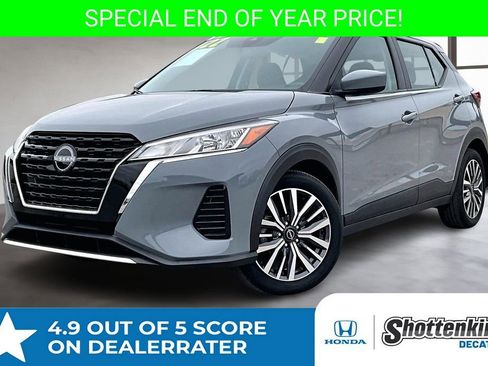 Used 2022 Nissan Kicks SV image 1