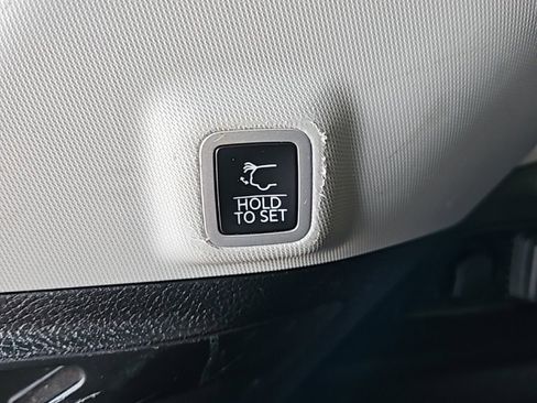 Used 2024 Jeep Grand Cherokee Limited image 20