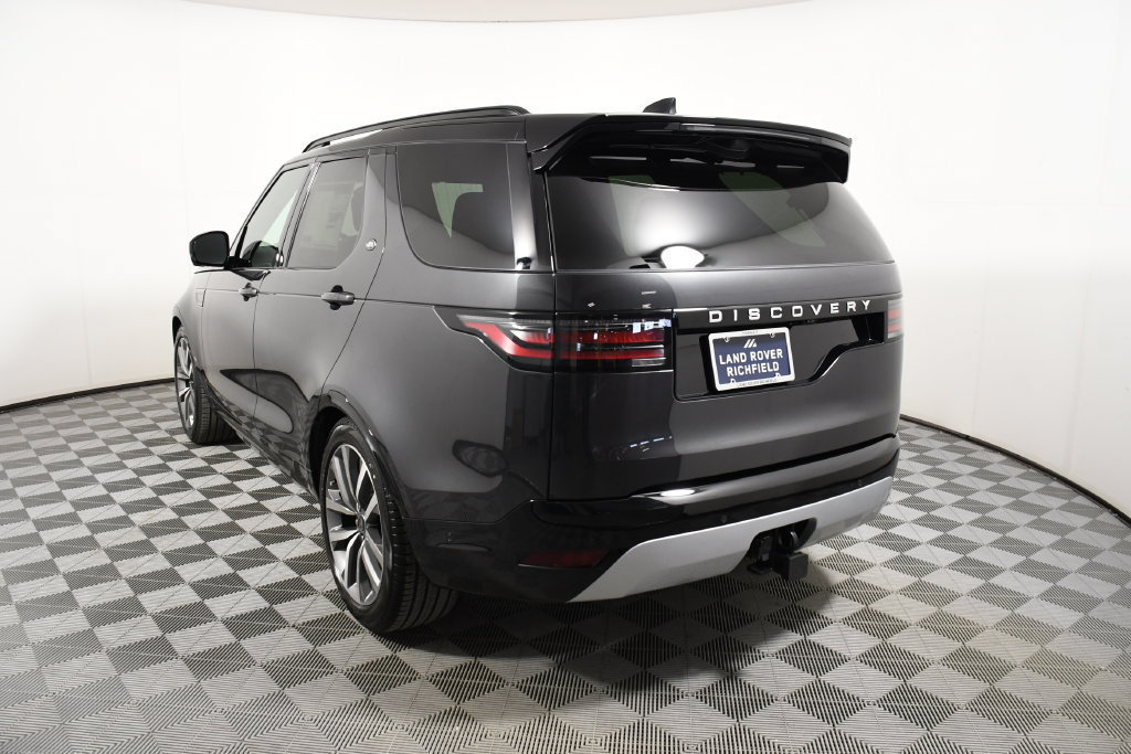 Certified 2026 Land Rover Discovery Limited Edition AWD/4WD image 4