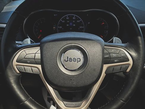 Used 2015 Jeep Grand Cherokee Altitude AWD/4WD image 9