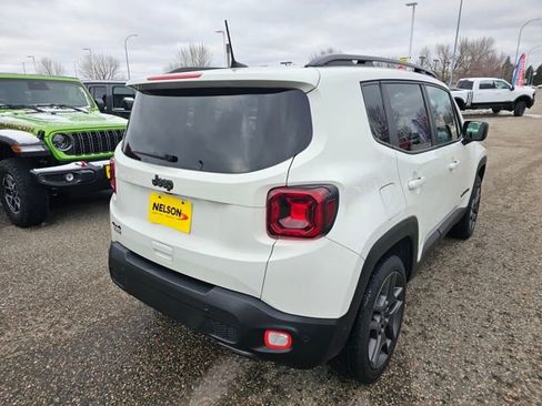 Used 2021 Jeep Renegade Latitude w/ Luxury Group II image 7