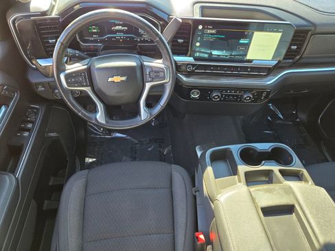 Used 2022 Chevrolet Silverado 1500 LT w/ Protection Package image 12