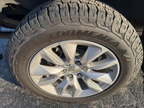 Used 2020 Chevrolet Silverado 1500 Custom w/ Custom Value Package image 6