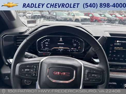 Used 2025 GMC Sierra 1500 SLT image 6