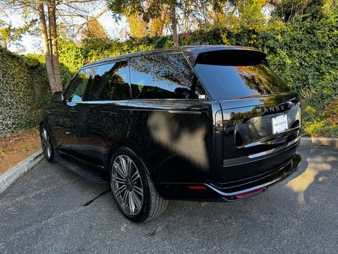Used 2025 Land Rover Range Rover SE image 5