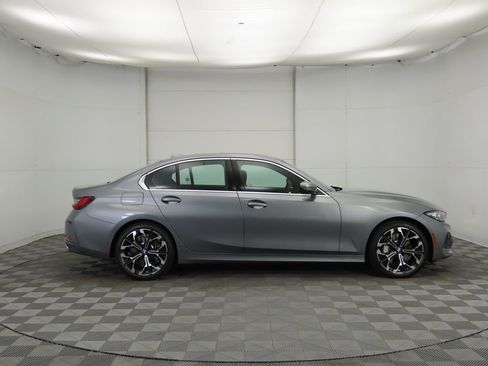 Used 2025 BMW 330i Sedan w/ Convenience Package RWD image 5