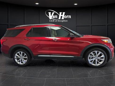 Used 2023 Ford Explorer Platinum w/ Technology Package image 2