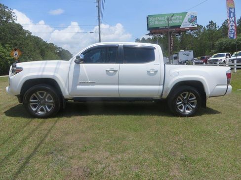 Used 2017 Toyota Tacoma Limited w/ Tow Package AWD/4WD image 1