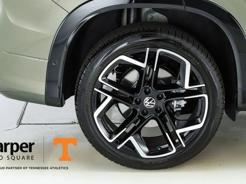 Used 2026 Volkswagen Tiguan SEL R-Line image 13
