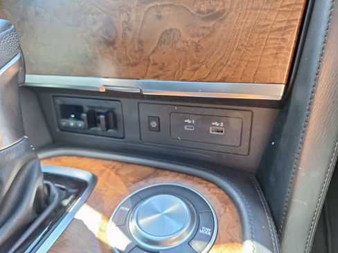 Used 2023 Nissan Armada SL w/ Captain's Chairs Package RWD image 16
