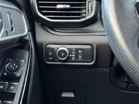 Certified 2022 Ford Explorer ST-Line w/ Class IV Trailer Tow Package image 37