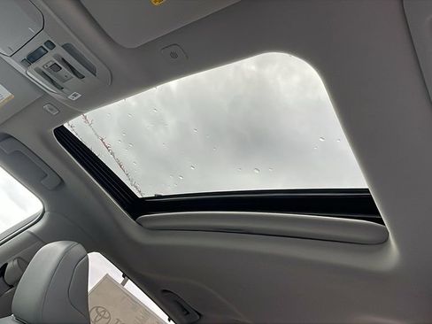 New 2026 Toyota Highlander XLE image 31