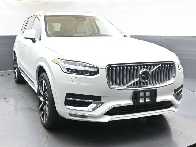Used 2025 Volvo XC90 B5 Plus w/ Protection Package Premier AWD/4WD image 8
