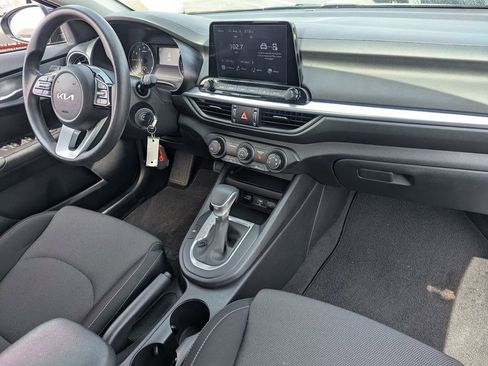 Used 2024 Kia Forte LXS image 31