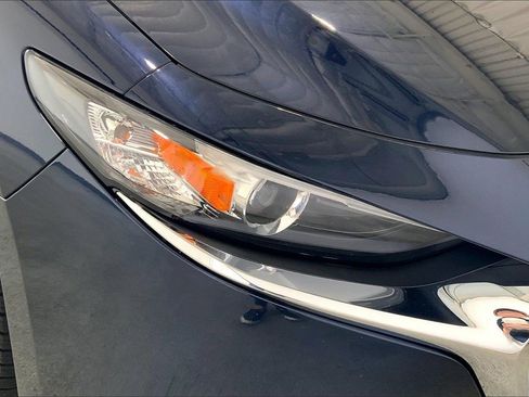 Used 2019 MAZDA MAZDA3 AWD Sedan w/ Preferred Package image 28