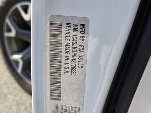 Used 2024 Jeep Wagoneer Series III image 31