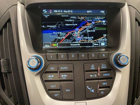 Used 2017 Chevrolet Equinox Premier w/ Enhanced Convenience Package AWD/4WD image 11