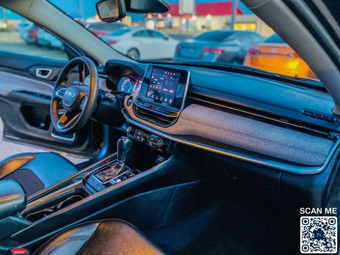 Used 2022 Jeep Compass Latitude image 30