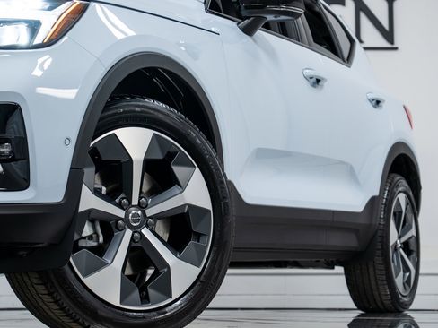 New 2026 Volvo XC40 B5 Plus w/ Protection Package Premier image 27