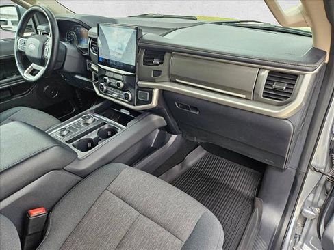 Used 2024 Ford Expedition XLT AWD/4WD image 21