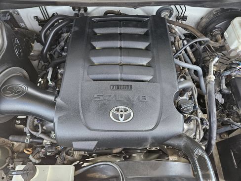 Used 2018 Toyota Tundra SR5 w/ SR5 Upgrade Package RWD image 36