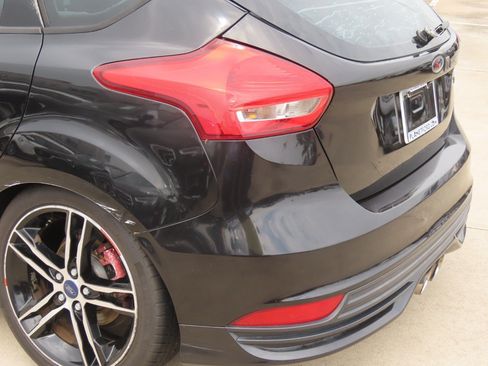 Used 2015 Ford Focus ST FWD image 15