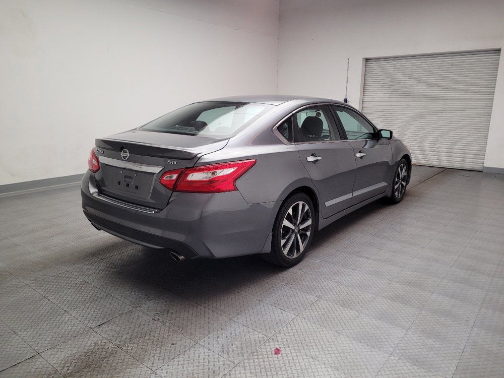 Used 2016 Nissan Altima 2.5 SR FWD image 9